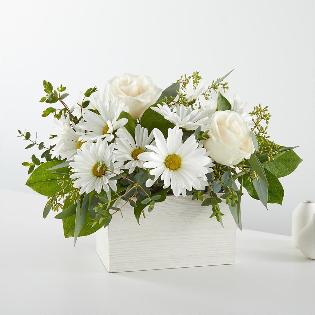Fresh Linen Box Bouquet – GLAMMY'S FLOWER GARDEN, Fayette AL