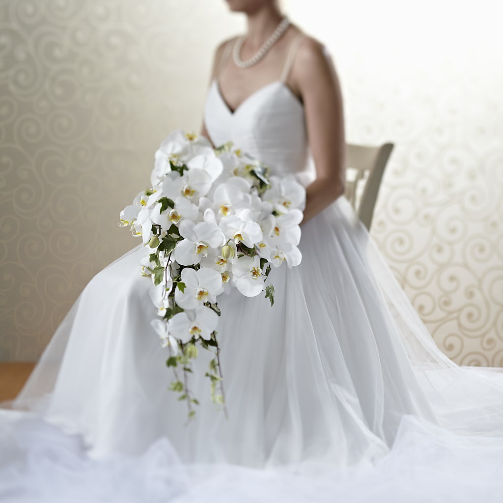 Classic White Bouquet – GLAMMY'S FLOWER GARDEN, Fayette AL