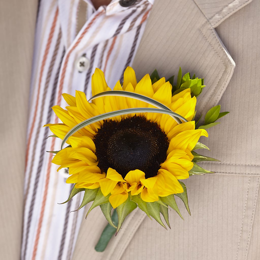 Free Spirit Boutonniere – GLAMMY'S FLOWER GARDEN, Fayette AL