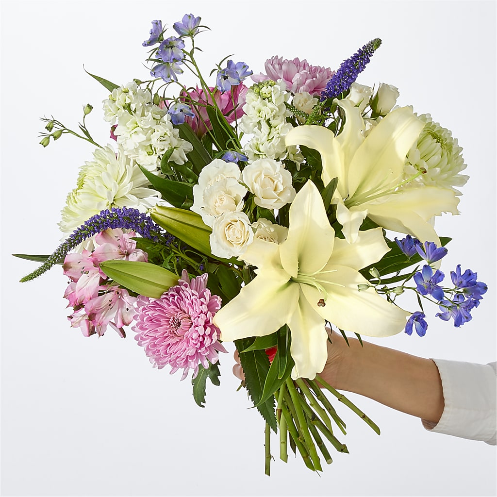 Winter Celebration Bouquet – GLAMMY'S FLOWER GARDEN, Fayette AL