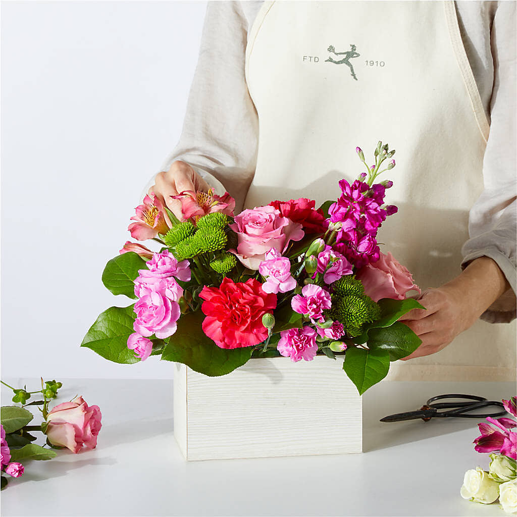 Sweetberry Box – A Florist Original – GLAMMY'S FLOWER GARDEN, Fayette AL
