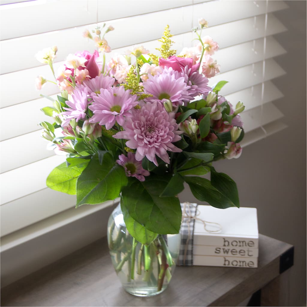 Pastel Tradition - A Florist Original – GLAMMY'S FLOWER GARDEN, Fayette AL