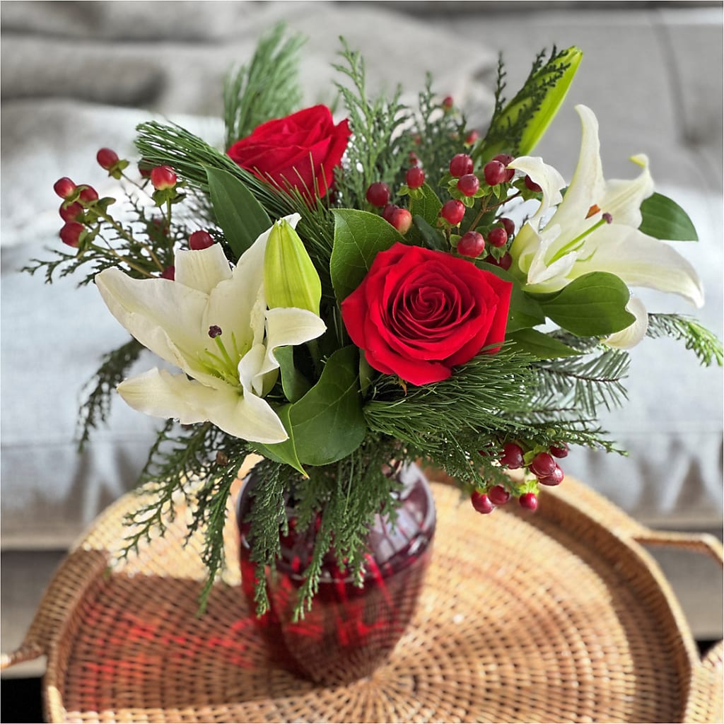 Evergreen Delight Bouquet – GLAMMY'S FLOWER GARDEN, Fayette AL
