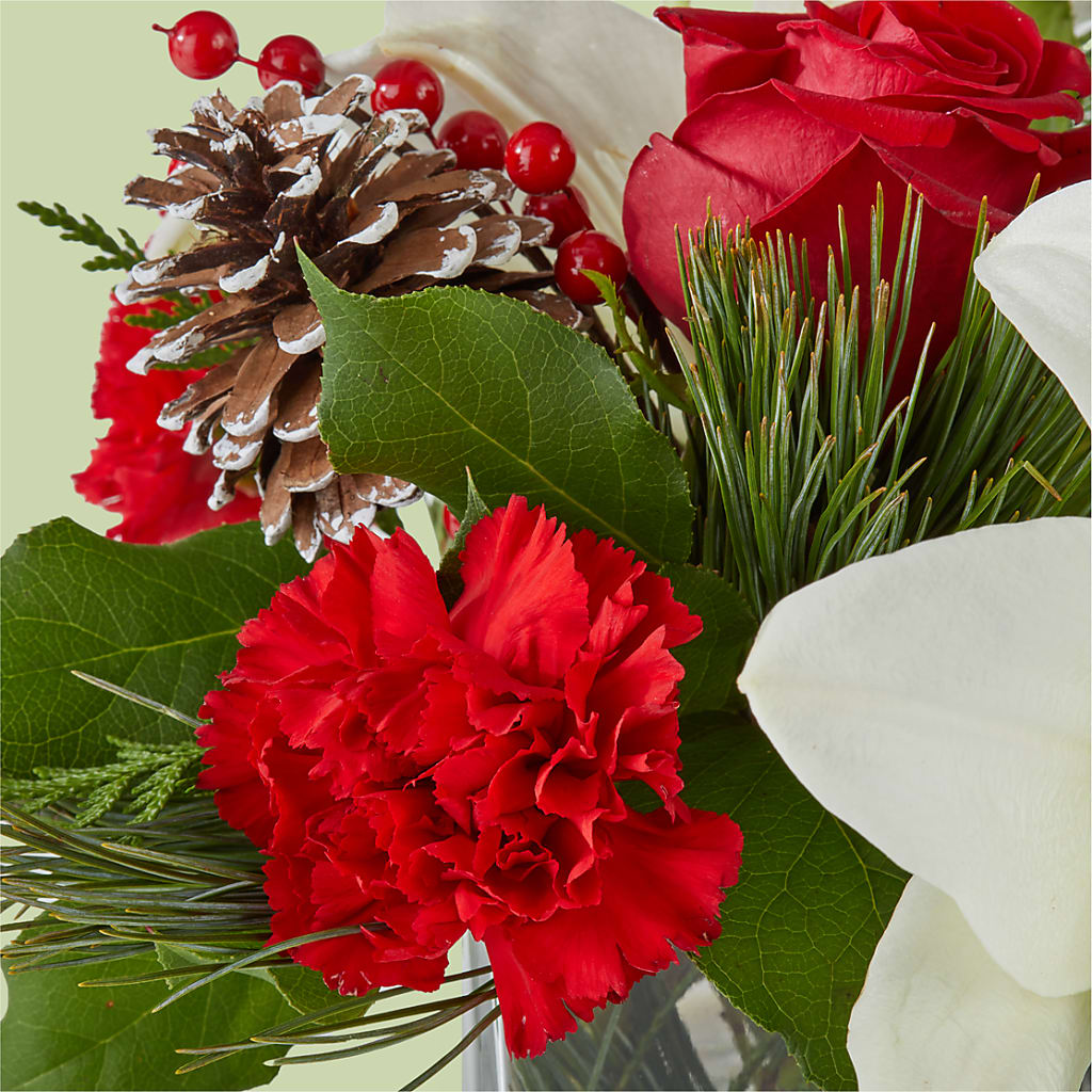 Glistening Icicles Bouquet – GLAMMY'S FLOWER GARDEN, Fayette AL