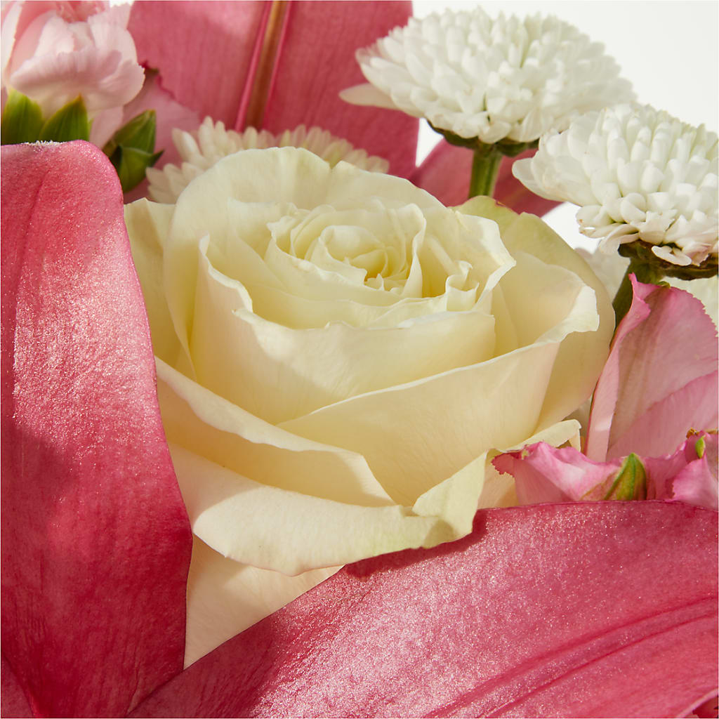 Piece of Cake Bouquet – GLAMMY'S FLOWER GARDEN, Fayette AL