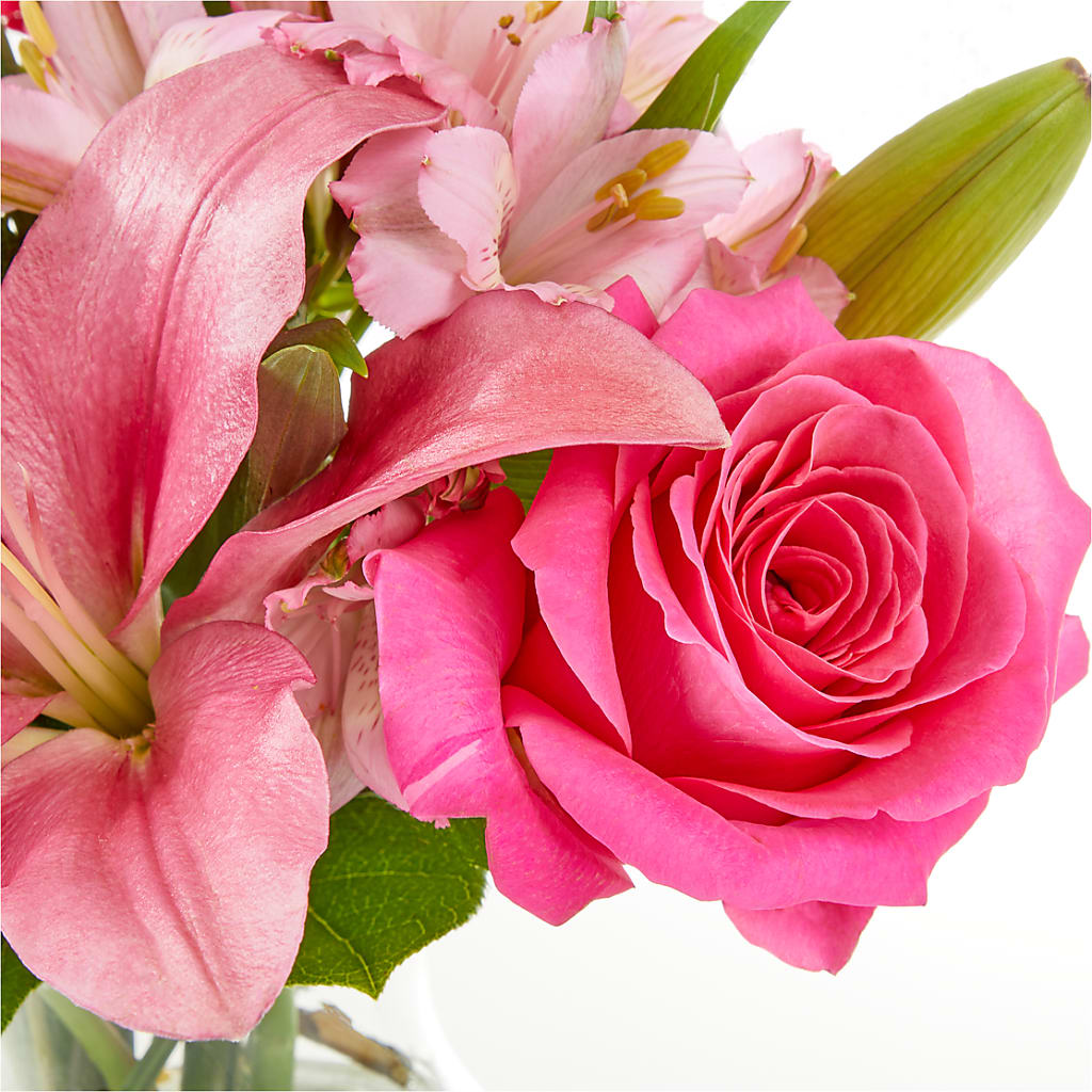 Lots of Love Bouquet – GLAMMY'S FLOWER GARDEN, Fayette AL